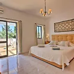Candida By * Vale do Lobo